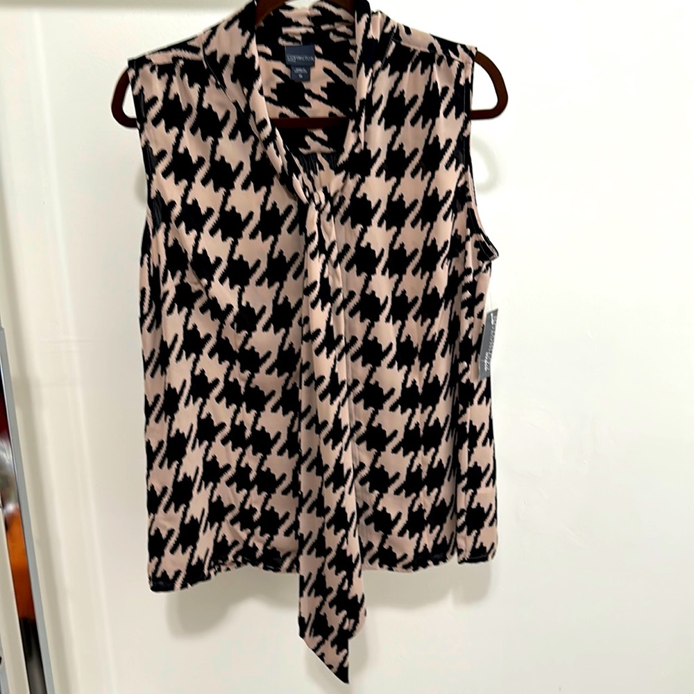 Covington 1X Sleeveless Multicolor semi sheer top. Brand New with tags.